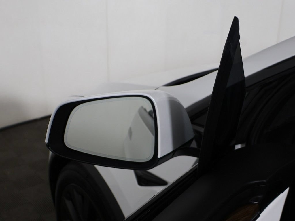 Used 2022 Tesla Model X AWD/4WD image 34