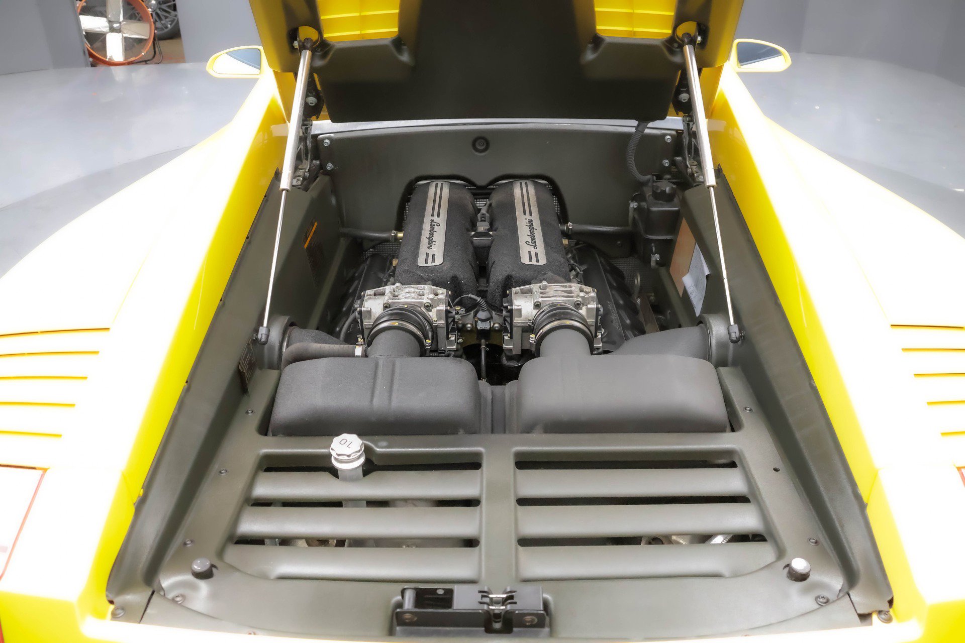 Used 2004 Lamborghini Gallardo AWD/4WD image 16