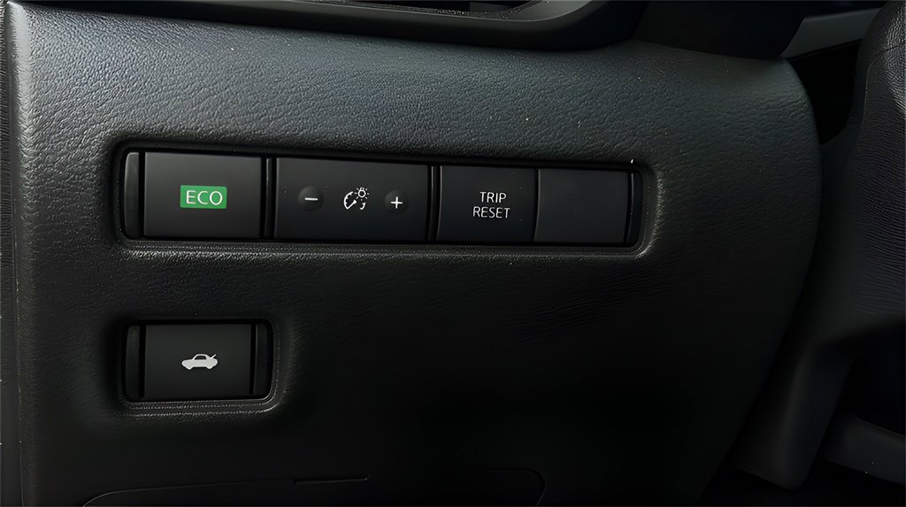 Used 2025 Nissan Sentra S image 28