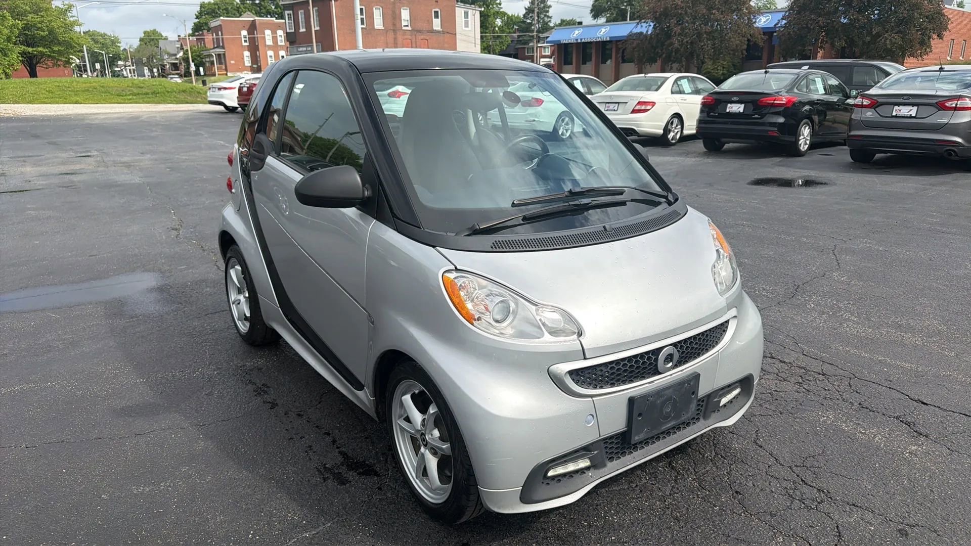 Used 2015 smart fortwo passion RWD image 3