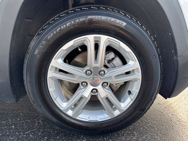Used 2024 GMC Terrain SLE FWD image 30