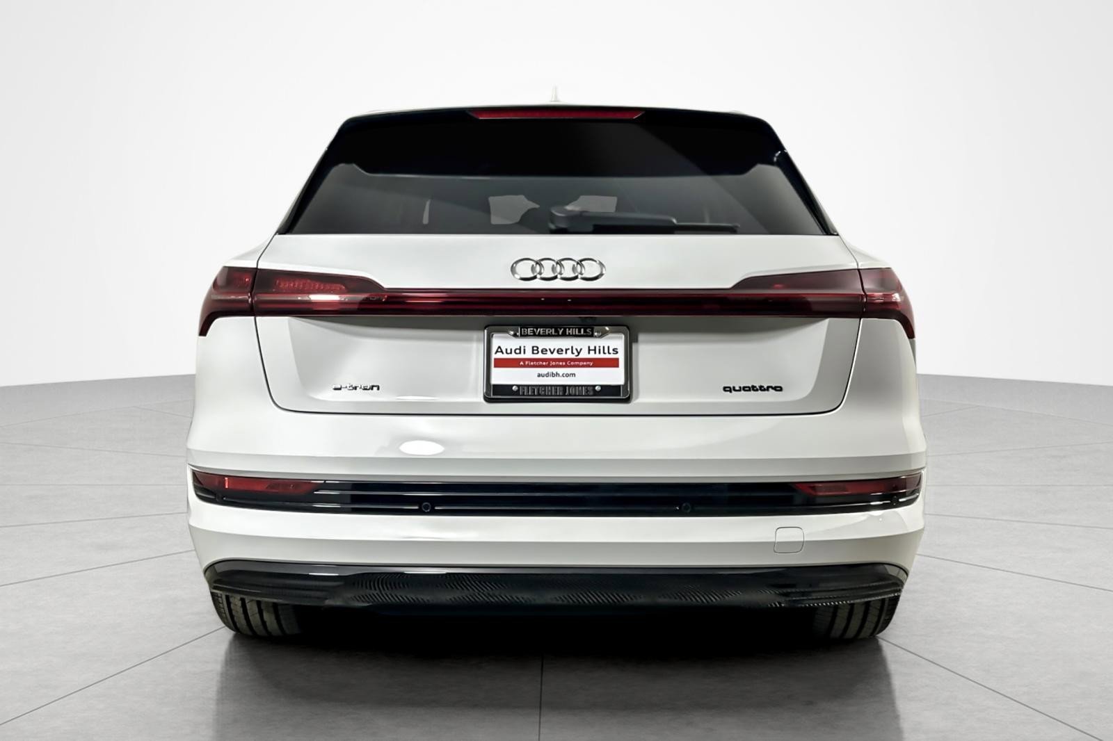 Used 2023 Audi e-tron Premium Plus w/ Premium Plus Package image 4