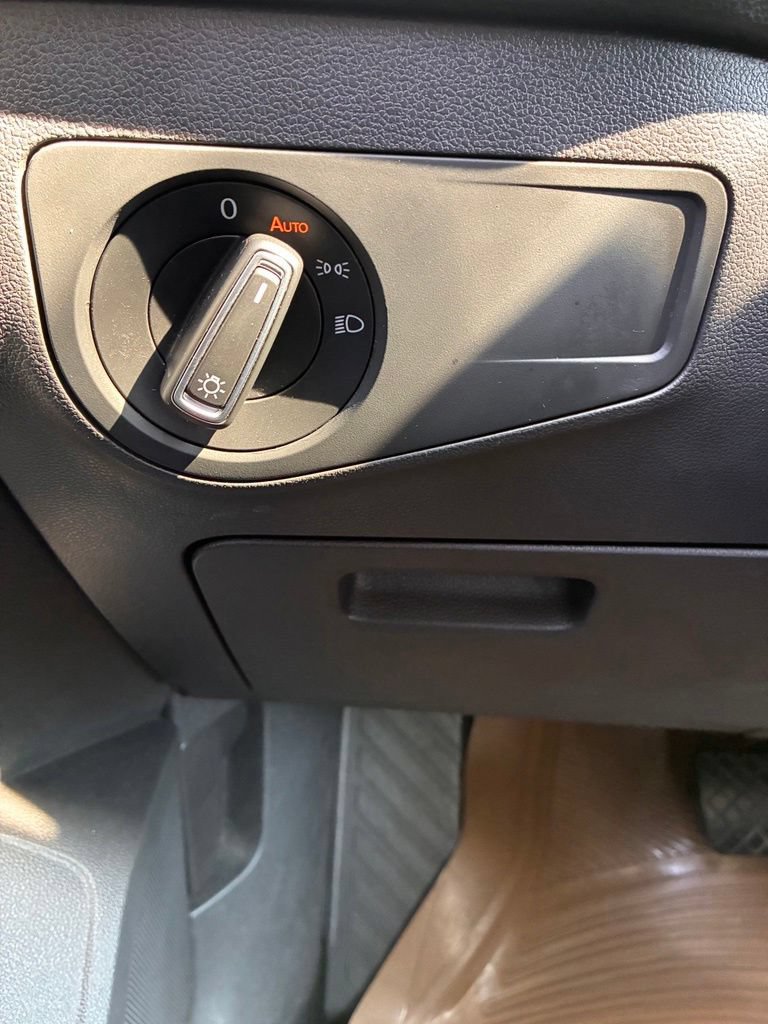 Used 2019 Volkswagen Tiguan SE AWD/4WD image 31