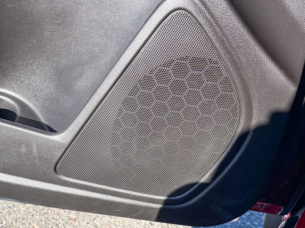 Used 2016 Chevrolet Colorado LT w/ LT Convenience Package image 45