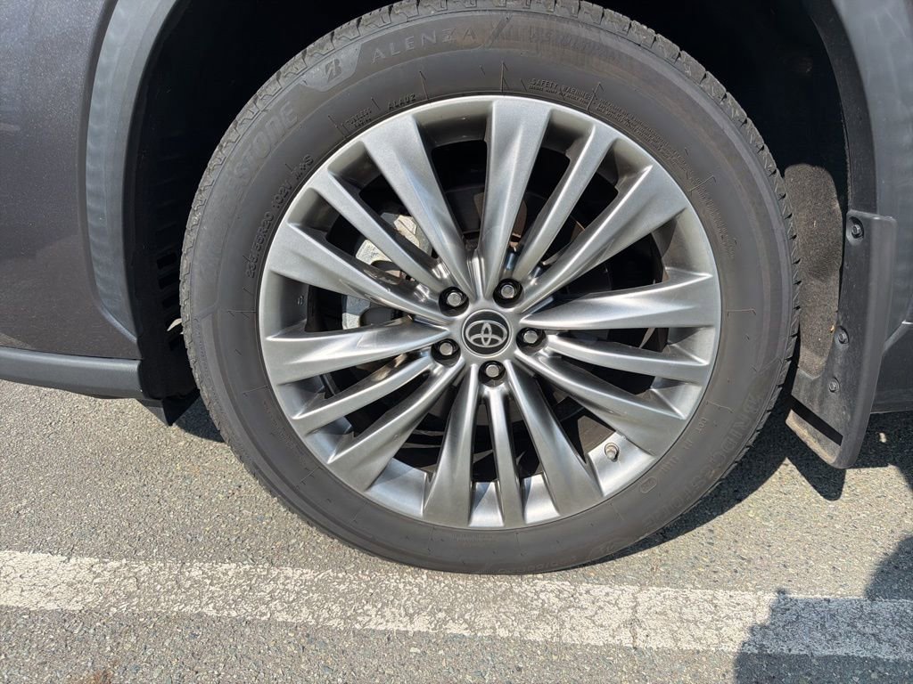 Used 2021 Toyota Highlander Platinum AWD/4WD image 8