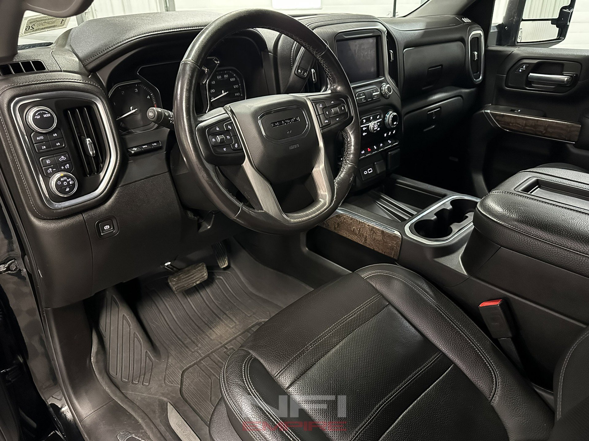 Used 2021 GMC Sierra 3500 Denali w/ Denali Ultimate Package image 23