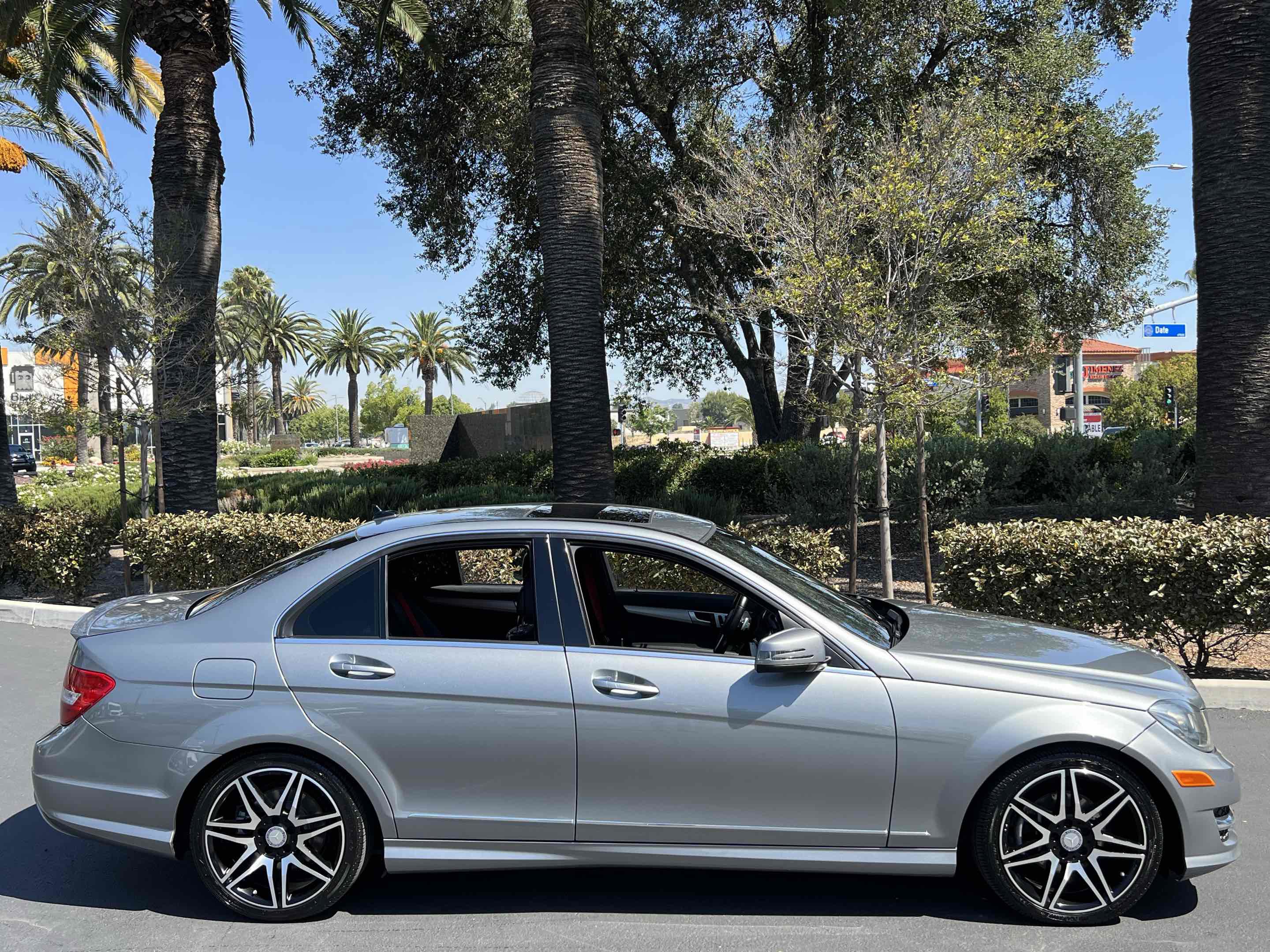 Used 2014 Mercedes-Benz C 250 Sedan image 14