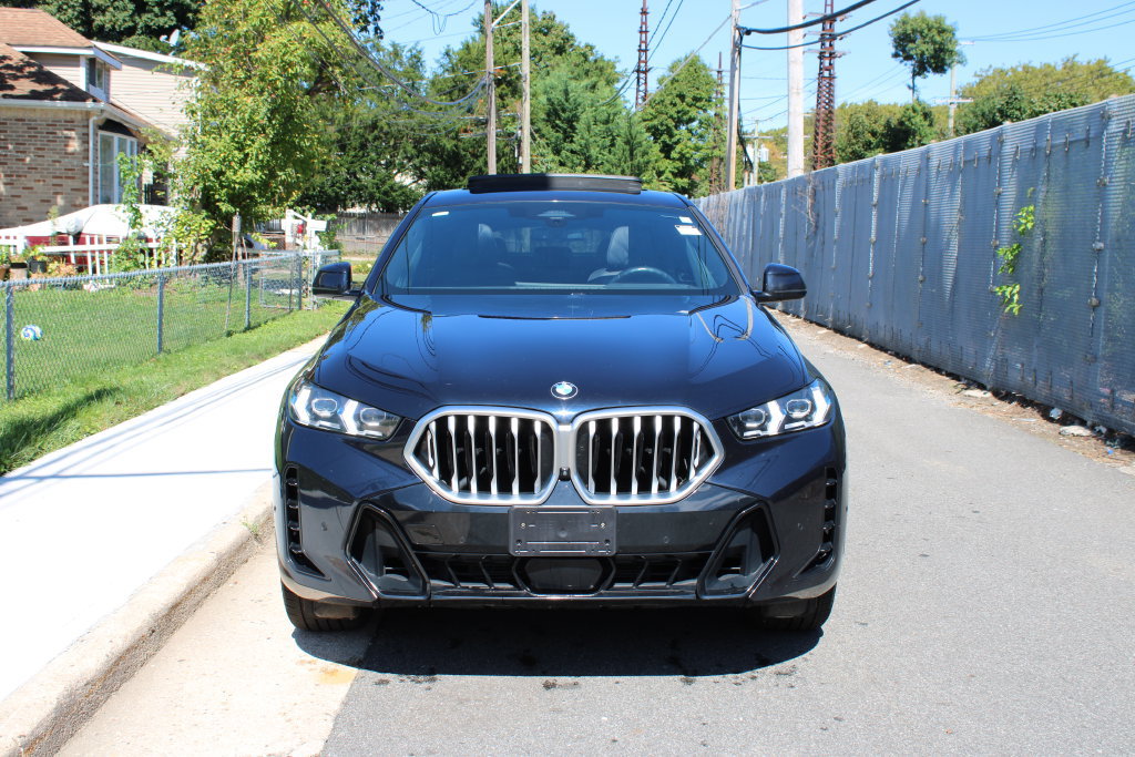 Used 2025 BMW X6 xDrive40i AWD/4WD image 2