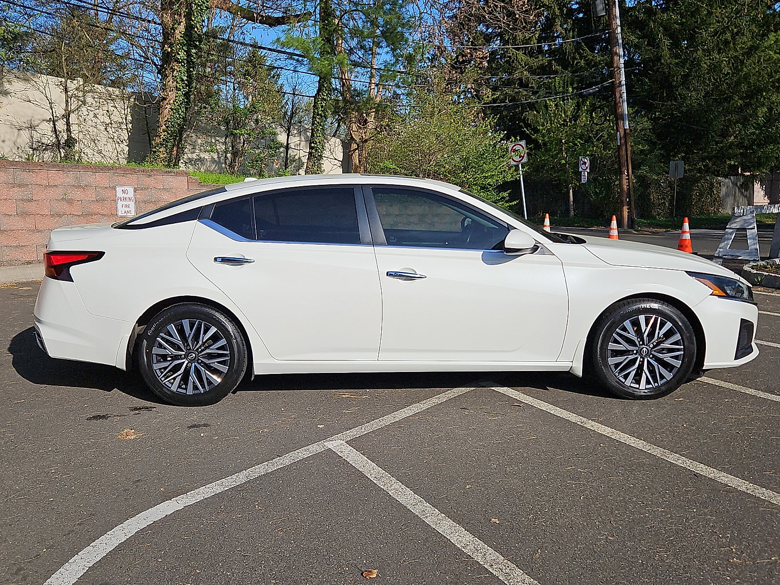 Certified 2023 Nissan Altima 2.5 SV w/ SV Premium Package FWD image 7