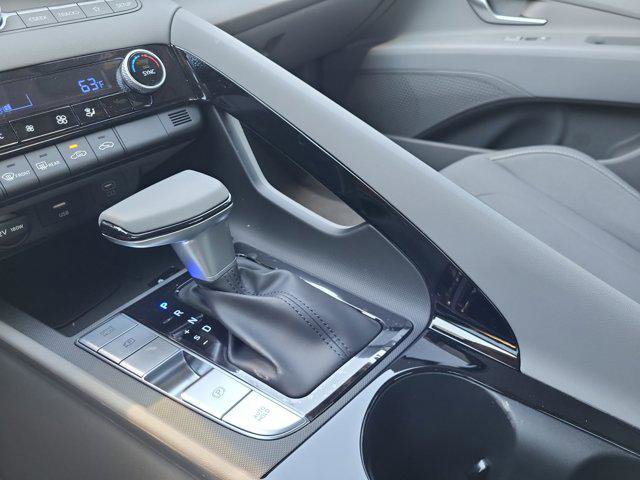 New 2025 Hyundai Elantra SEL FWD image 15