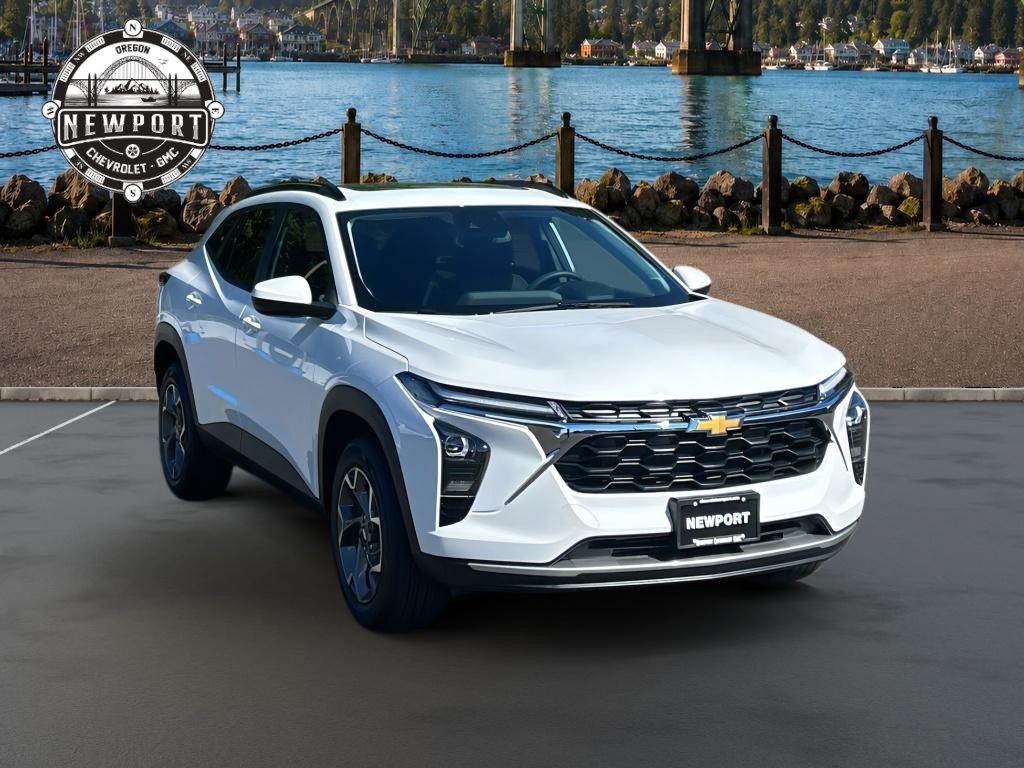 New 2026 Chevrolet Trax LT w/ Sunroof Package FWD image 3