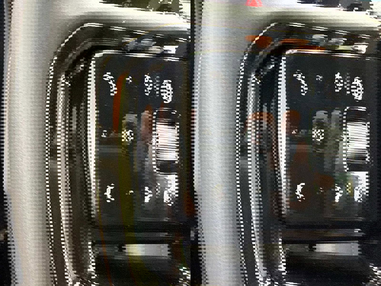 Certified 2024 Land Rover Range Rover Evoque S image 29