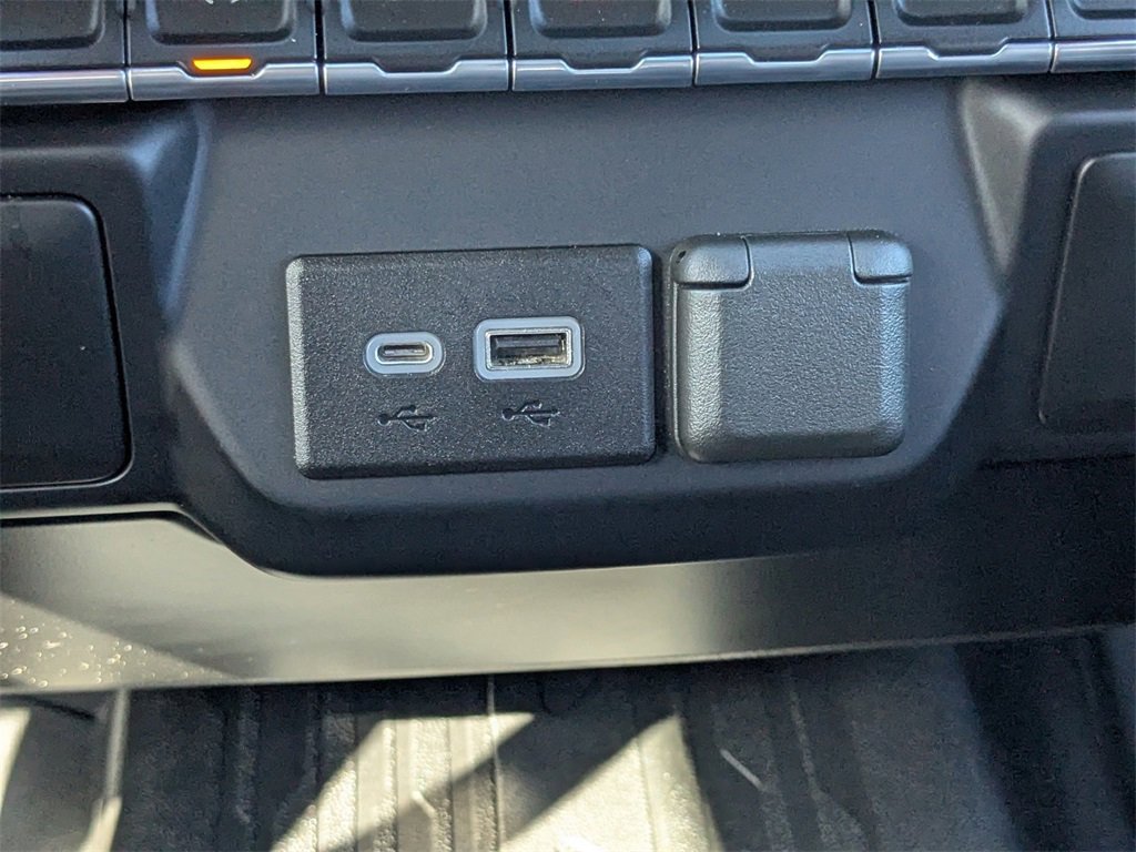 Used 2021 GMC Sierra 1500 Elevation image 24