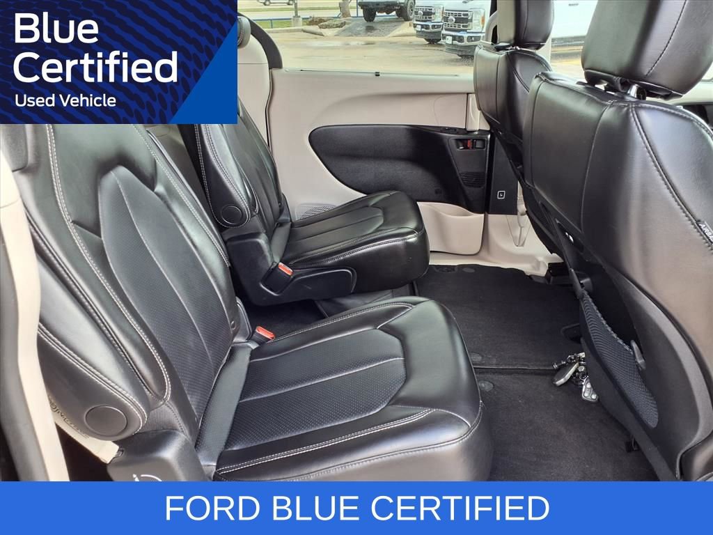 Used 2024 Chrysler Pacifica Touring-L FWD image 29