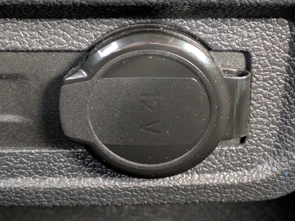 Certified 2023 Volkswagen Tiguan SEL R-Line image 26