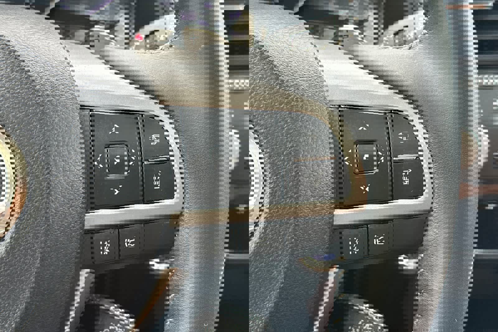 Certified 2022 Lexus RX 450h AWD w/ Premium Package image 28