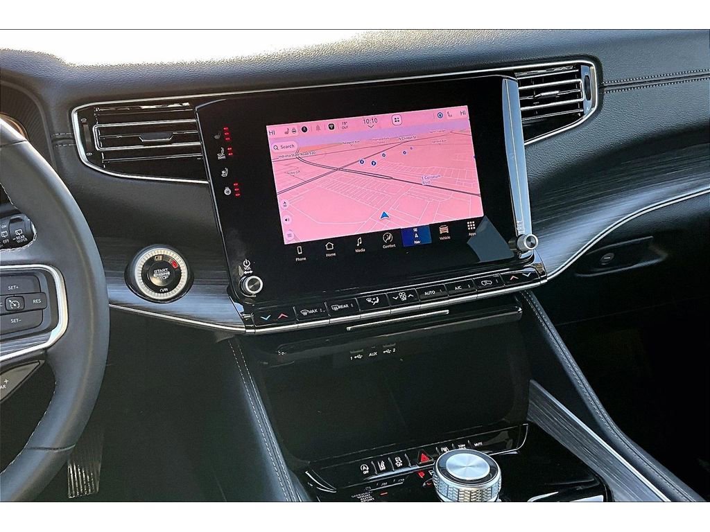 Certified 2024 Jeep Wagoneer L Series II w/ Flexible Seating Group image 7