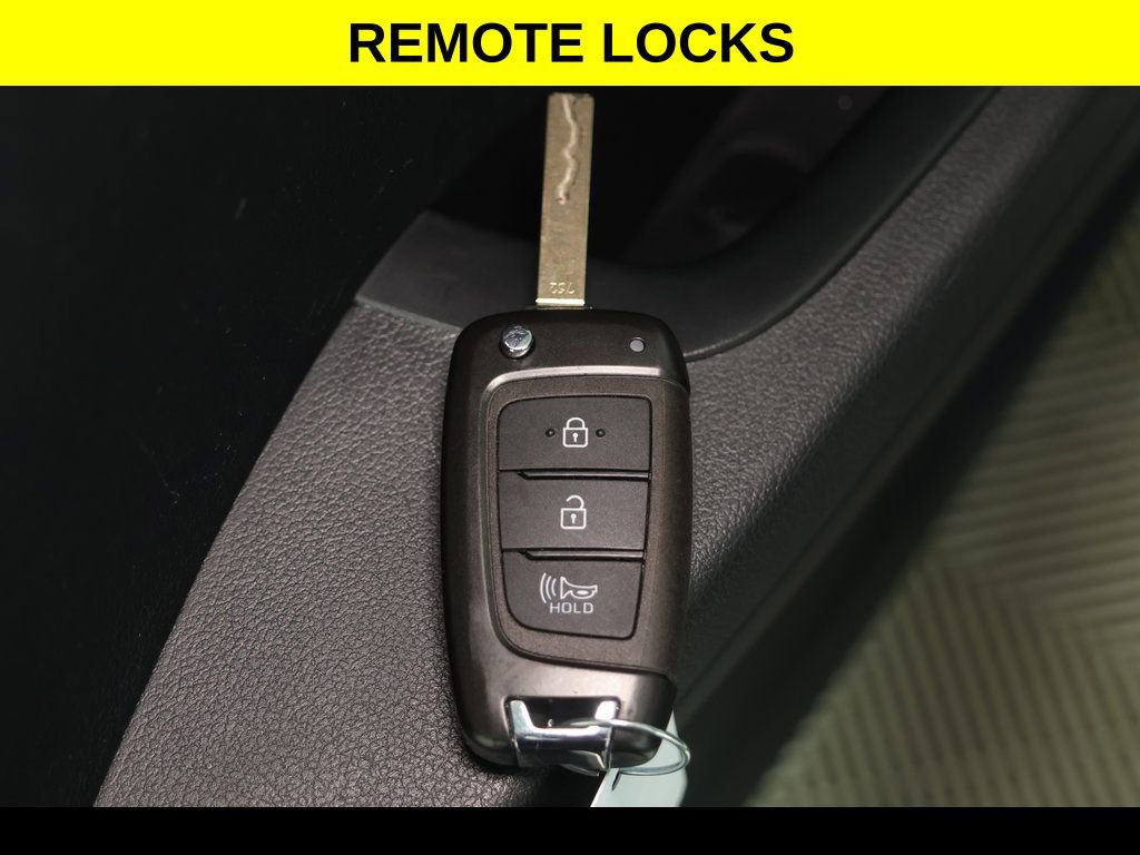 Used 2026 Hyundai Venue SE FWD image 8