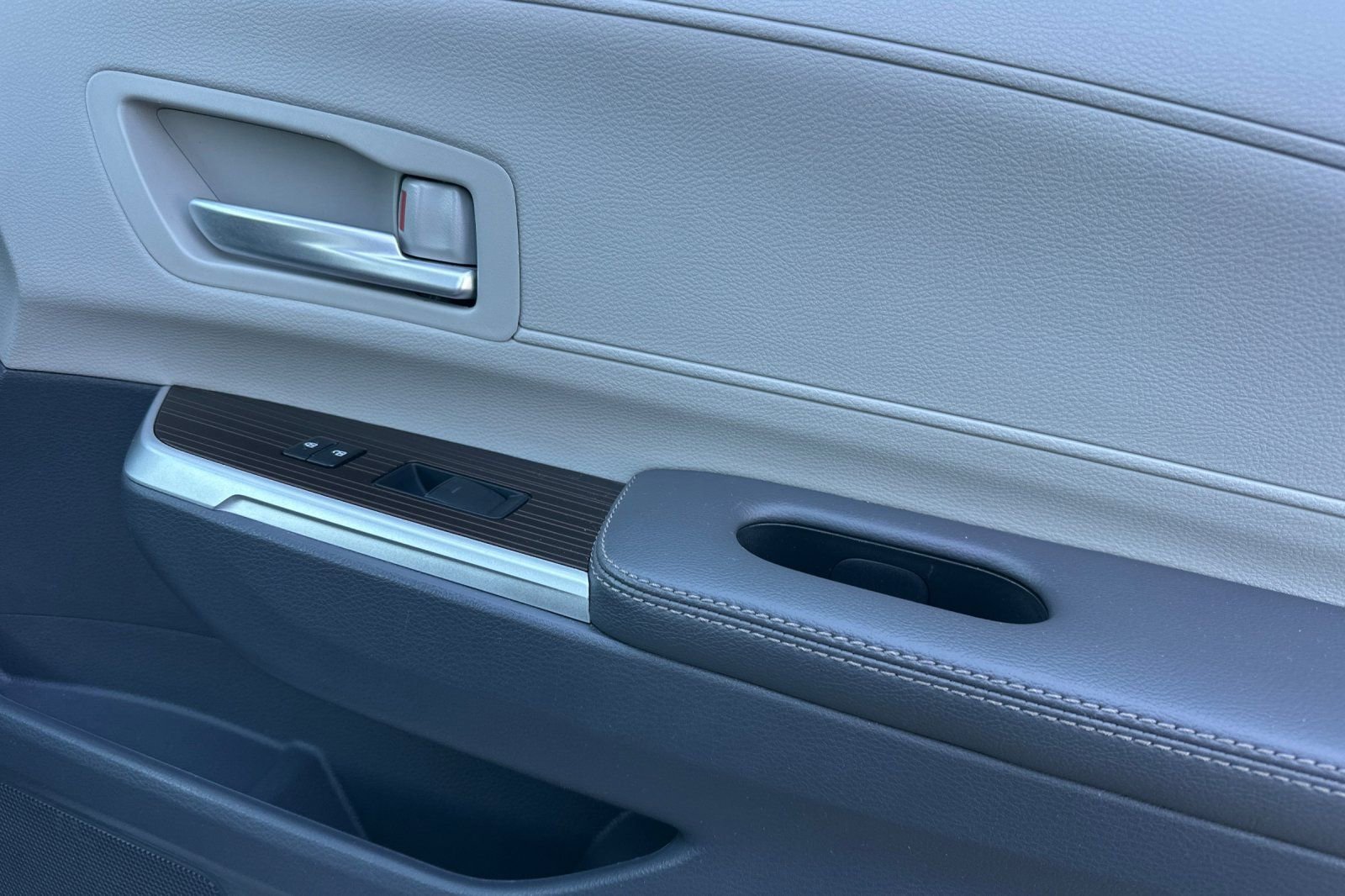 Used 2022 Toyota Sienna XLE image 22