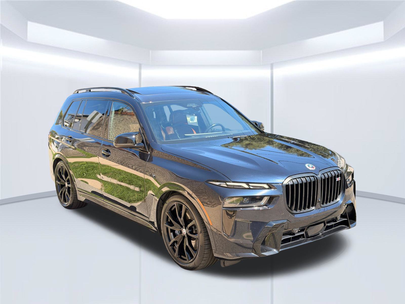 Used 2023 BMW X7 M60i w/ Executive Package AWD/4WD image 3