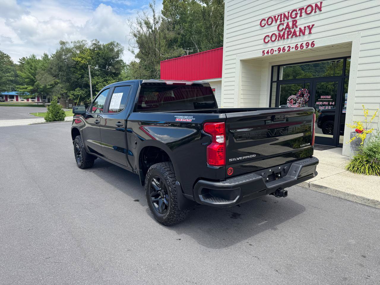 Used 2023 Chevrolet Silverado 1500 Custom Trail Boss AWD/4WD image 5