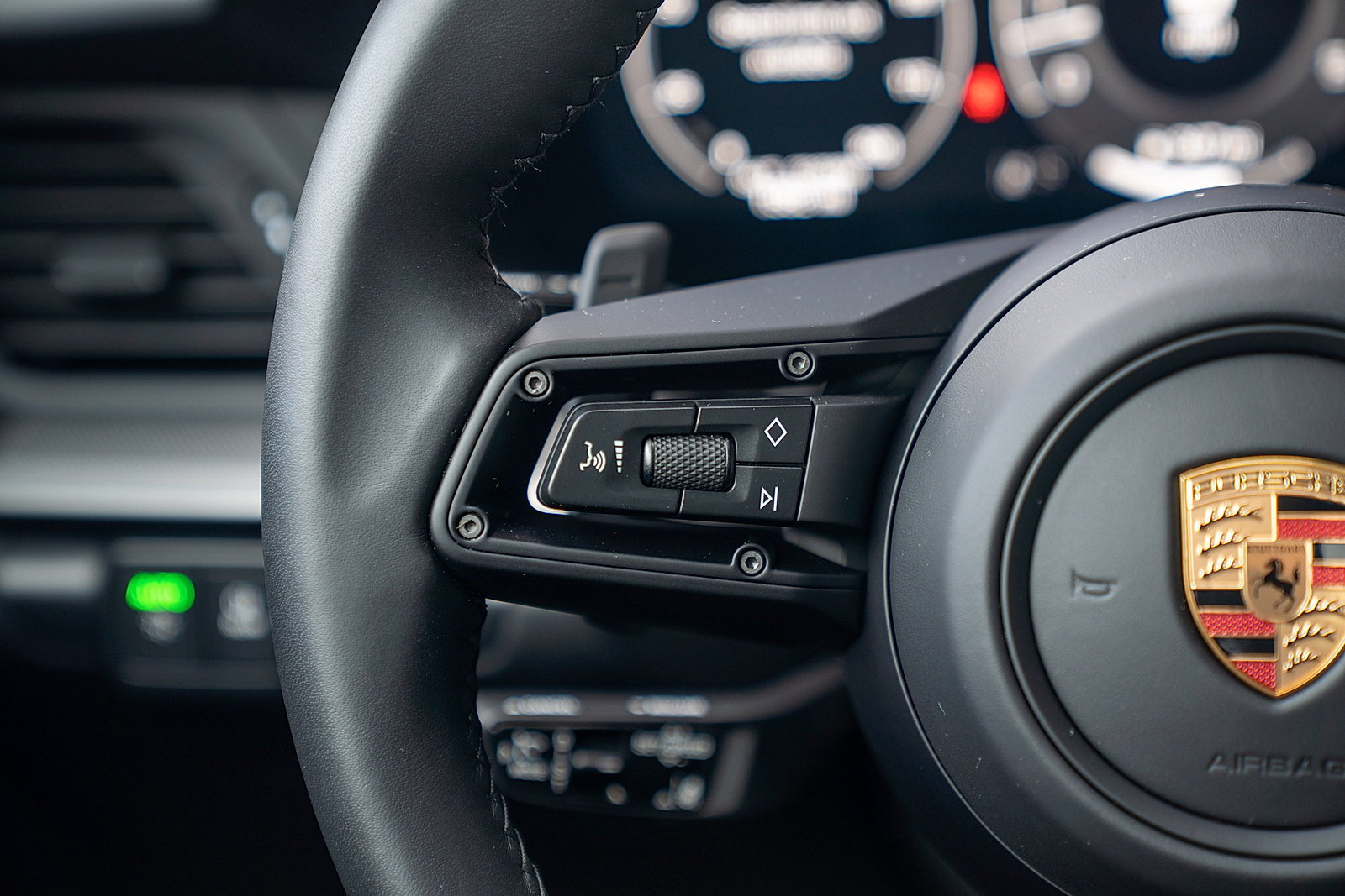 Certified 2025 Porsche 911 Carrera image 7