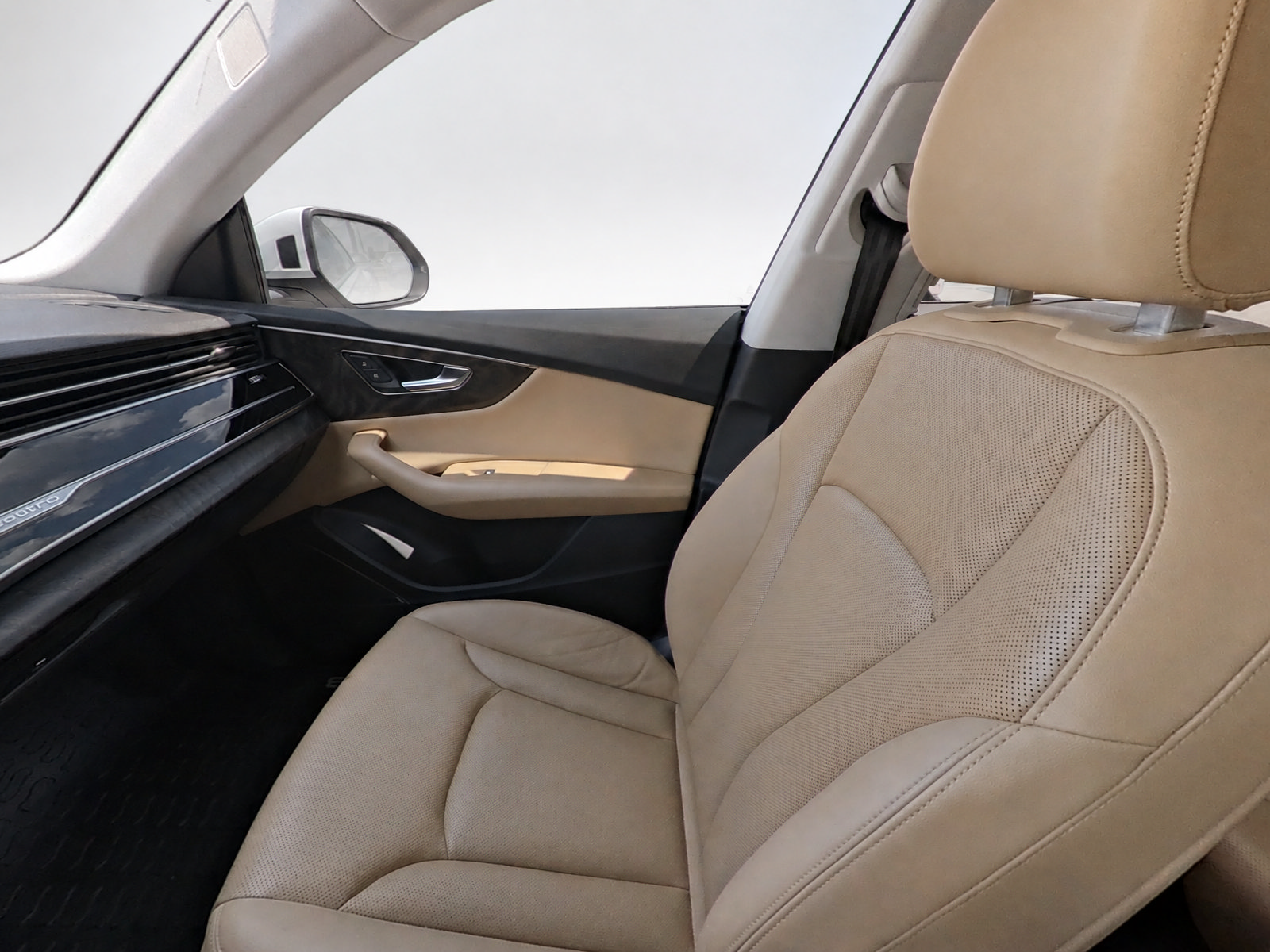 Used 2019 Audi Q8 Premium Plus w/ Premium Plus AWD/4WD image 19