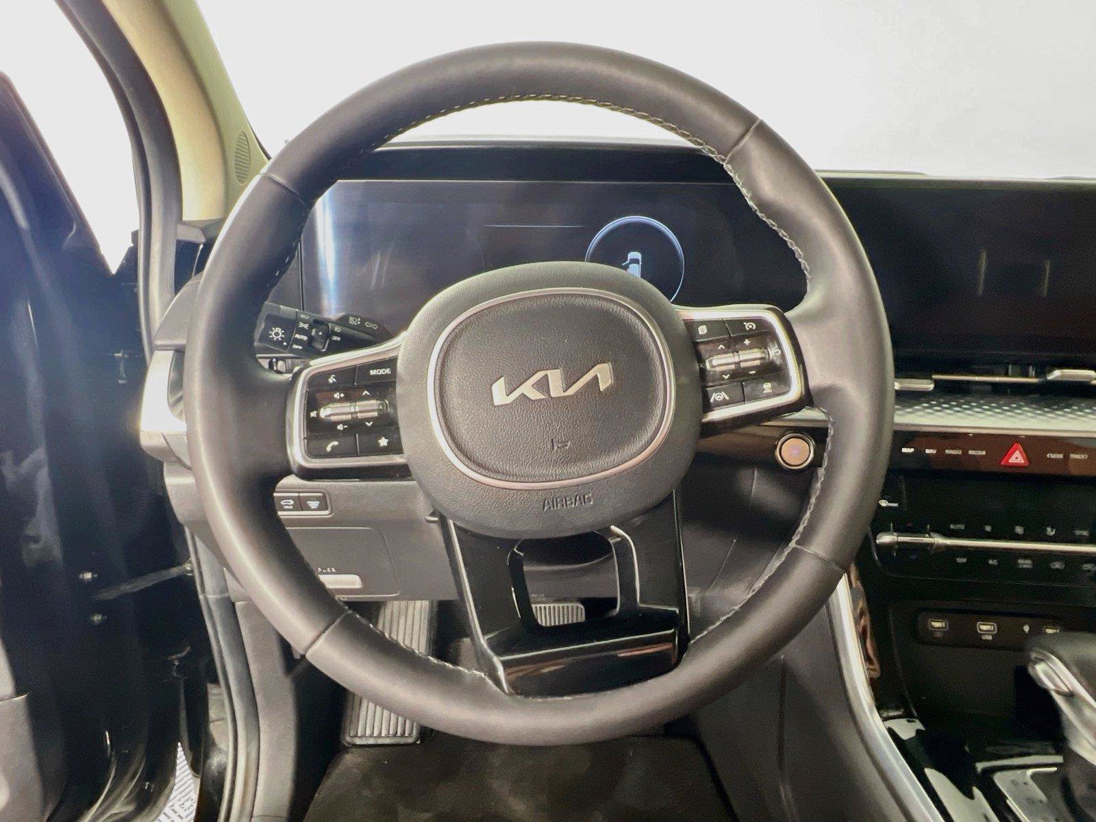 Used 2024 Kia Carnival SX Prestige FWD image 12