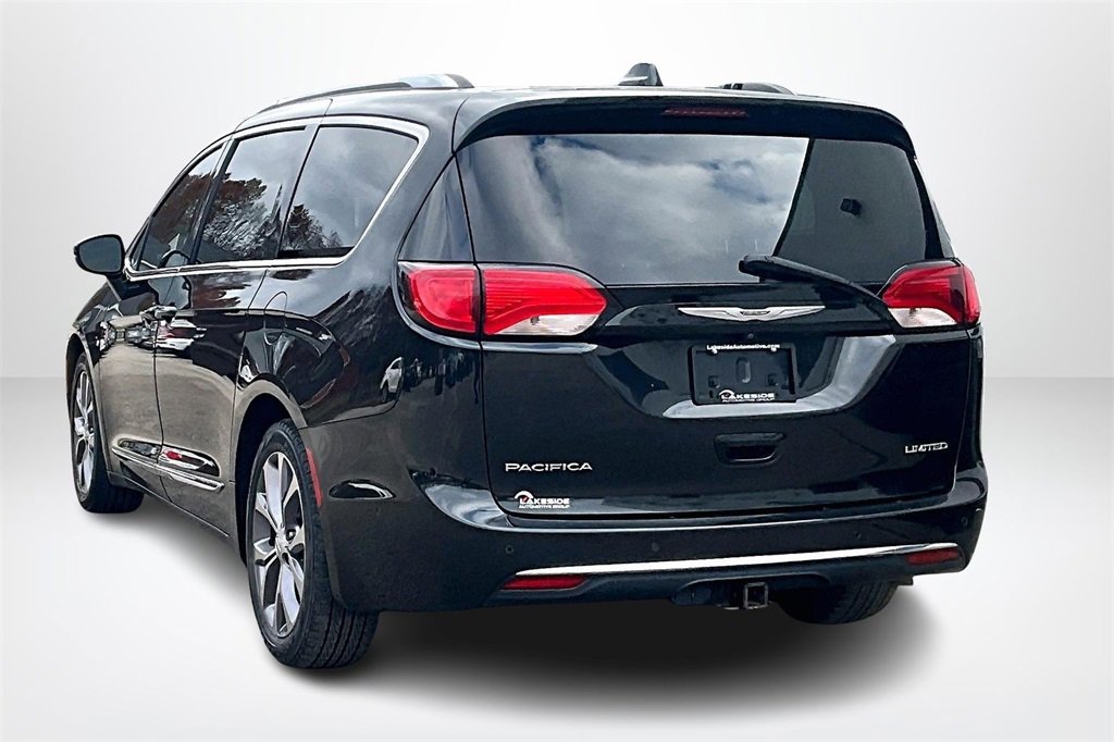 Used 2019 Chrysler Pacifica Limited w/ Tire & Wheel Group image 4