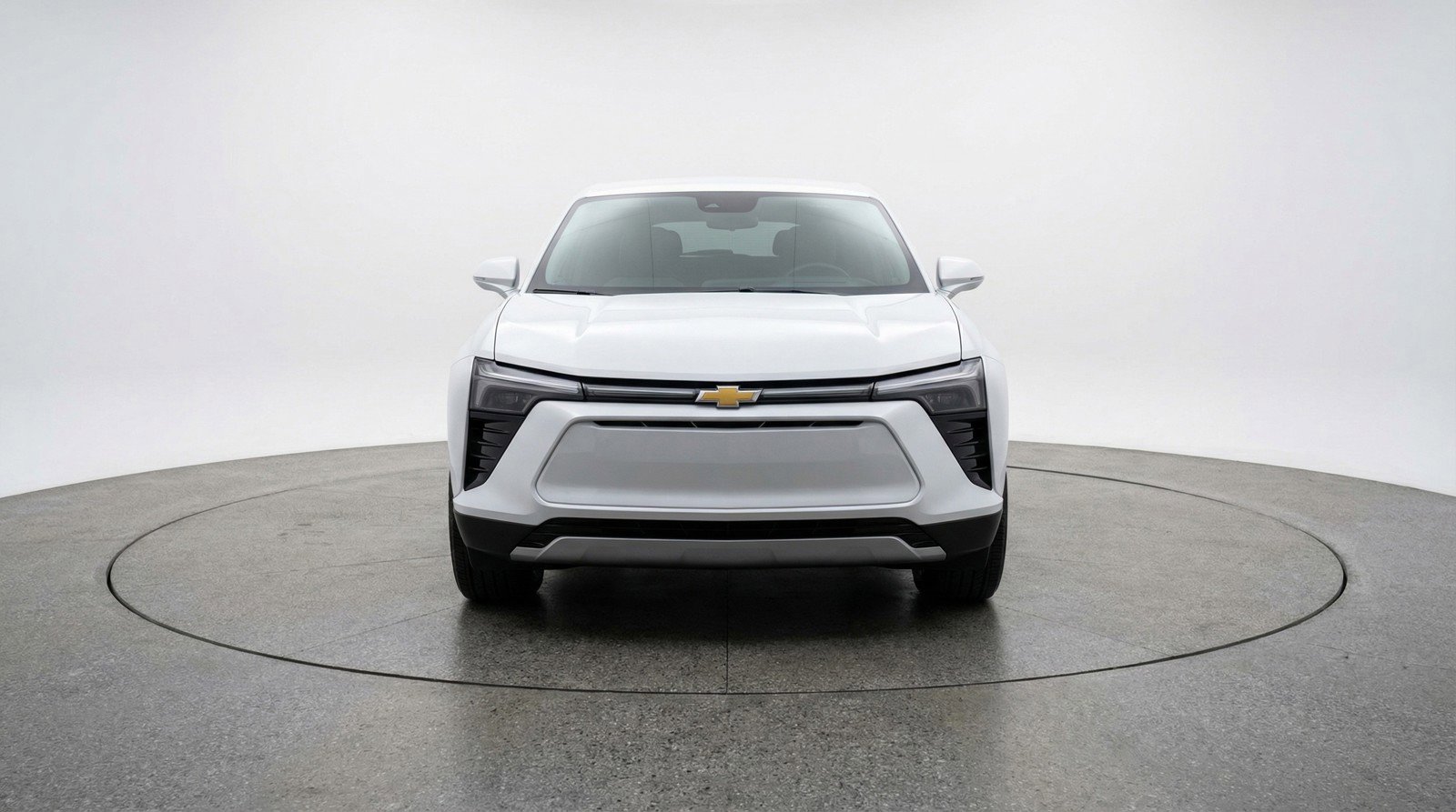 Used 2025 Chevrolet Blazer LT FWD image 2