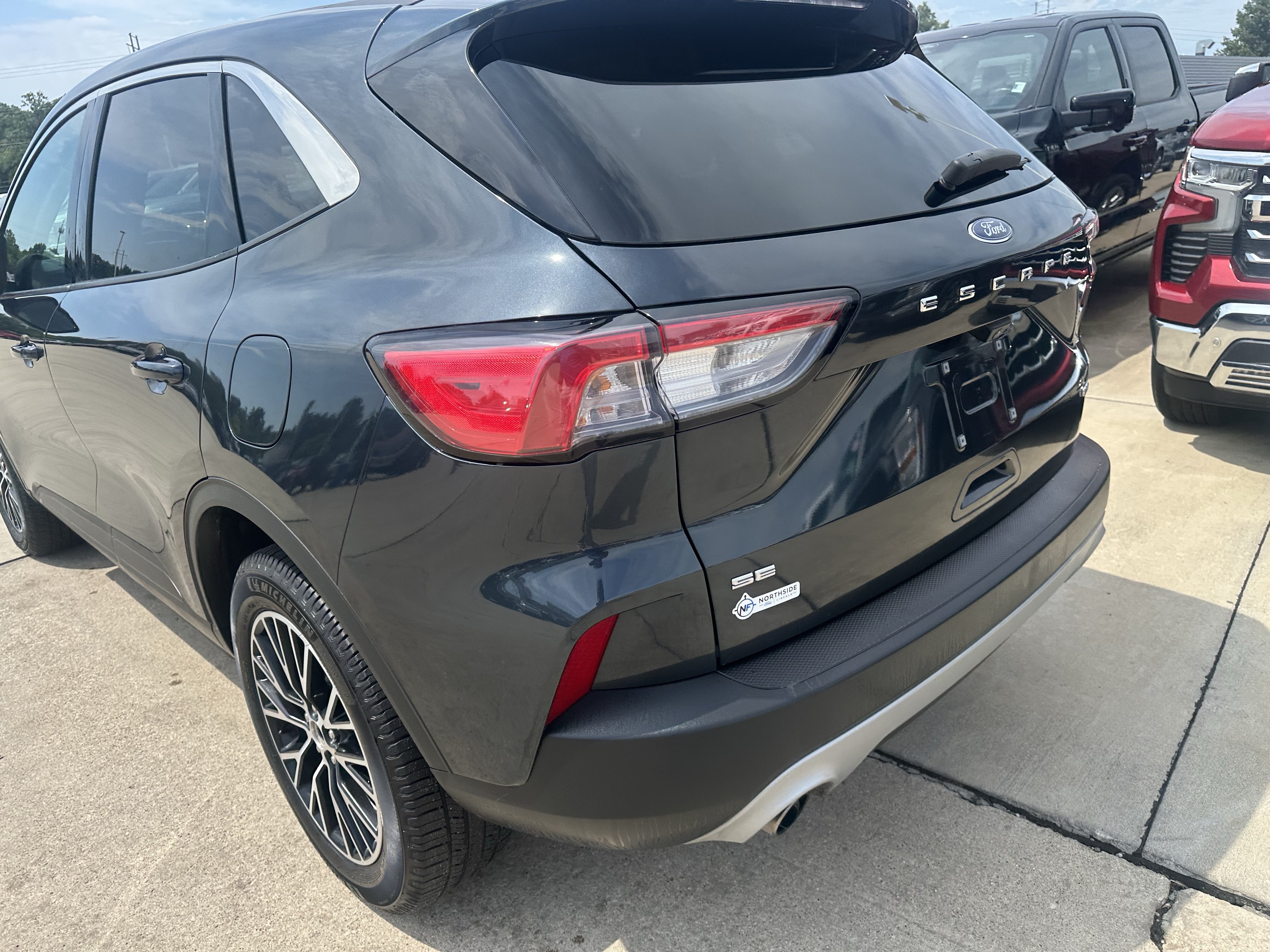 Used 2022 Ford Escape SE w/ Convenience Package FWD image 7