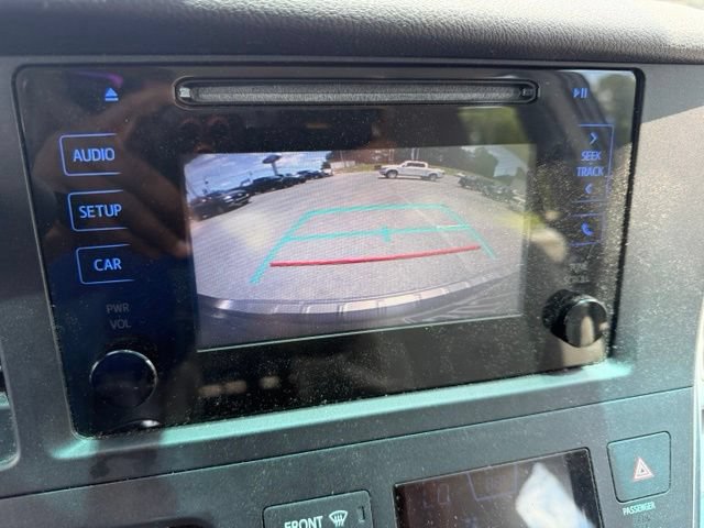 Used 2015 Toyota Sienna L FWD image 5