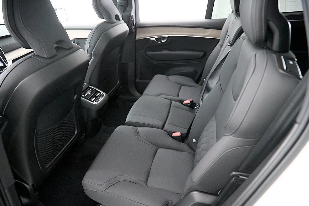 New 2026 Volvo XC90 B6 Plus w/ Protection Package AWD/4WD image 24