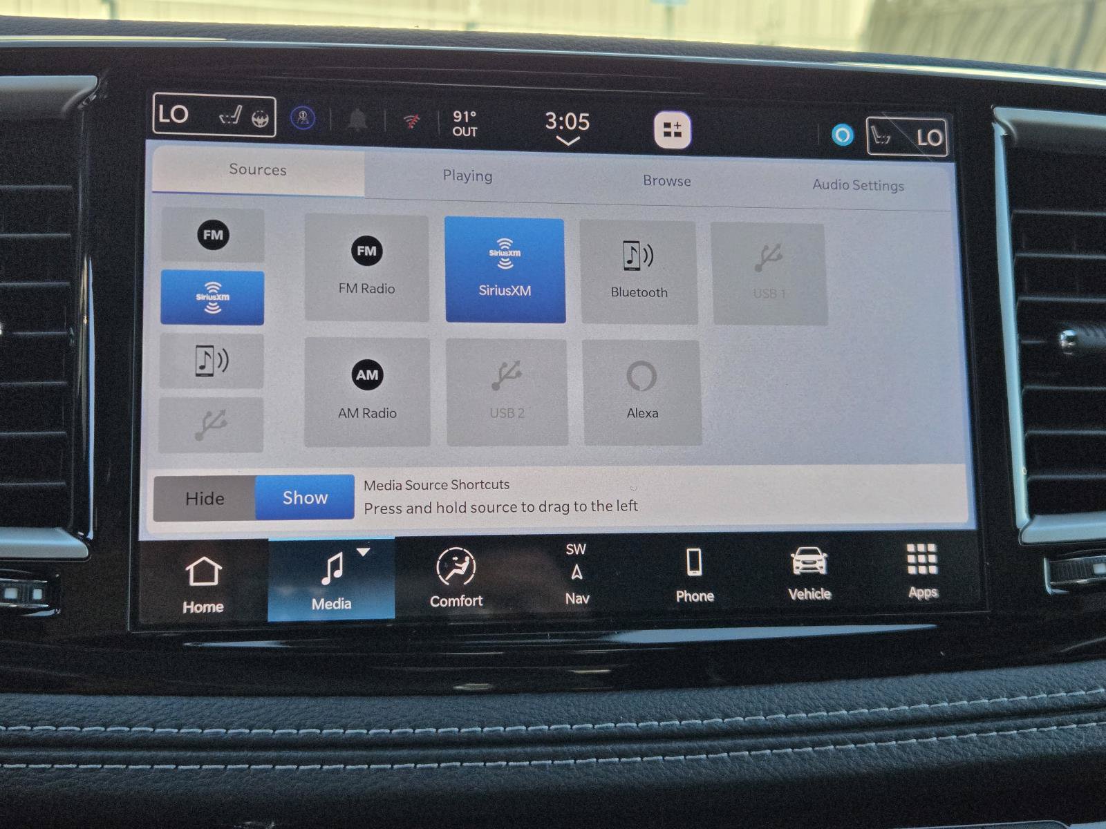 New 2027 Chrysler Pacifica Limited w/ Family Tech Group AWD/4WD image 10
