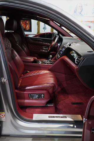 Used 2020 Bentley Bentayga AWD/4WD image 27