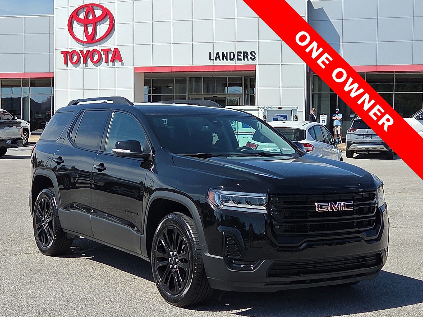 Used 2023 GMC Acadia SLE w/ Driver Convenience Package