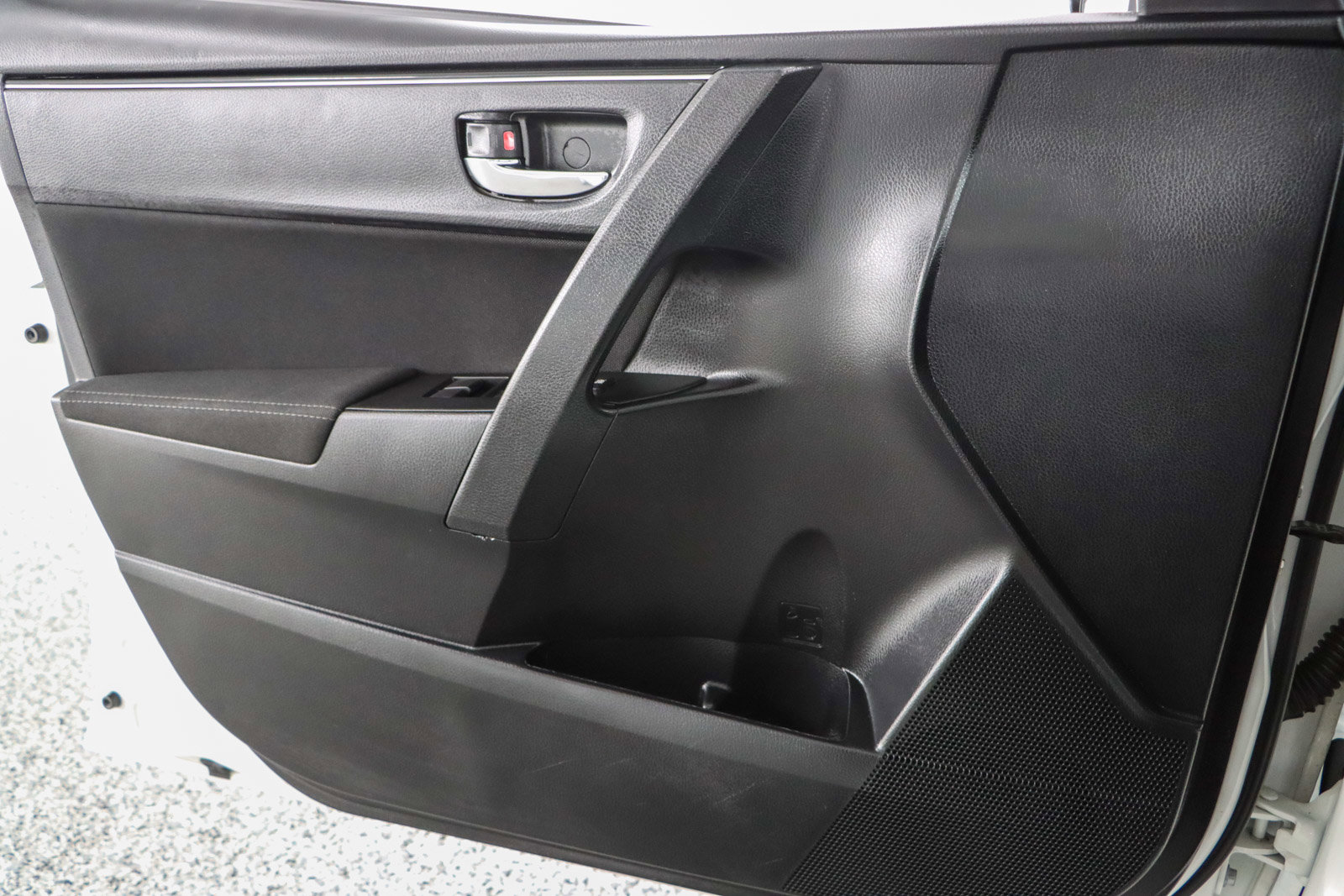 Used 2019 Toyota Corolla LE image 21