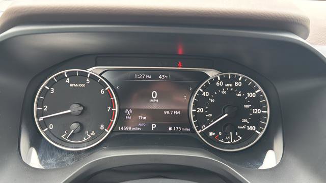 Used 2023 Nissan Rogue SV image 38