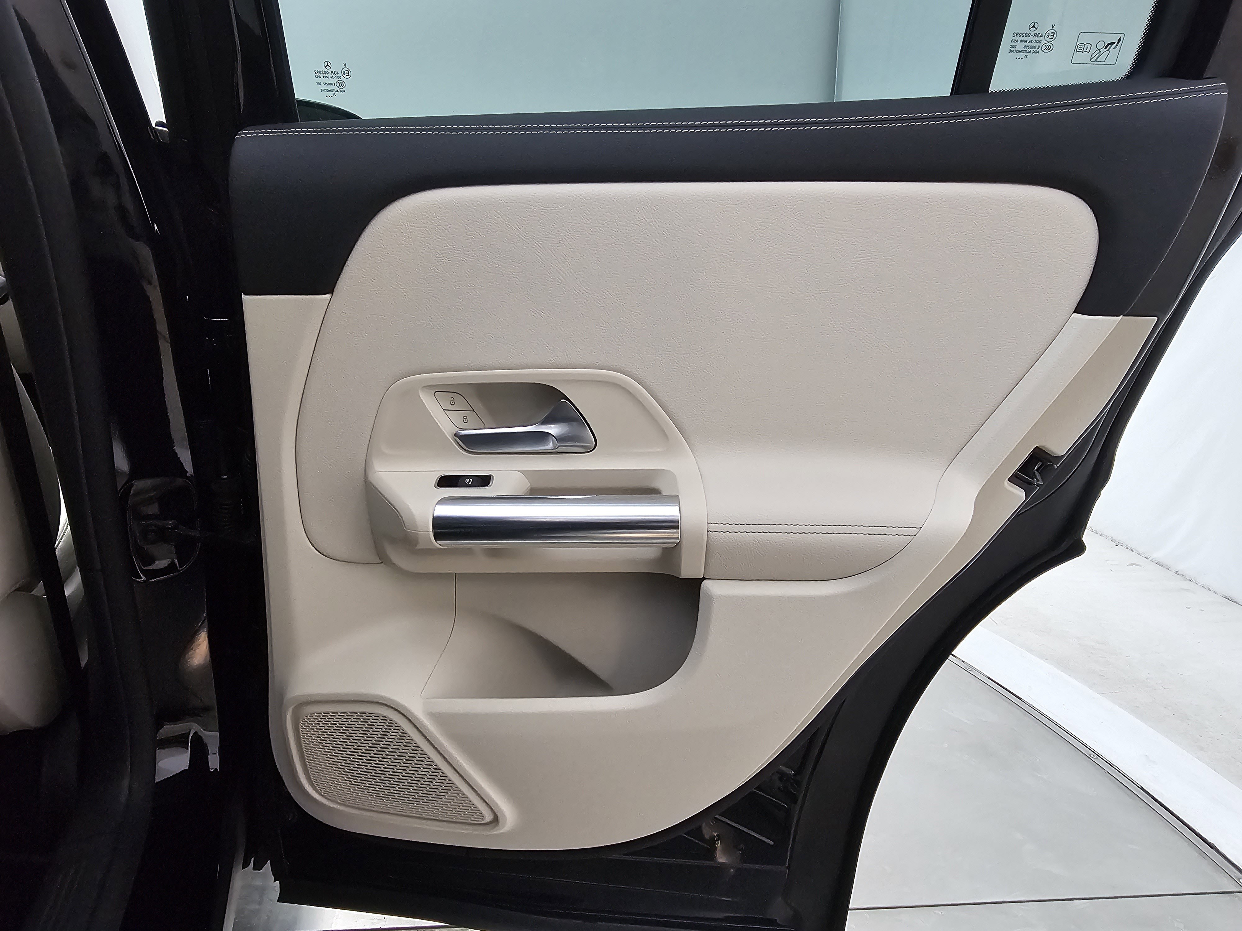 Certified 2022 Mercedes-Benz GLA 250 4MATIC image 27