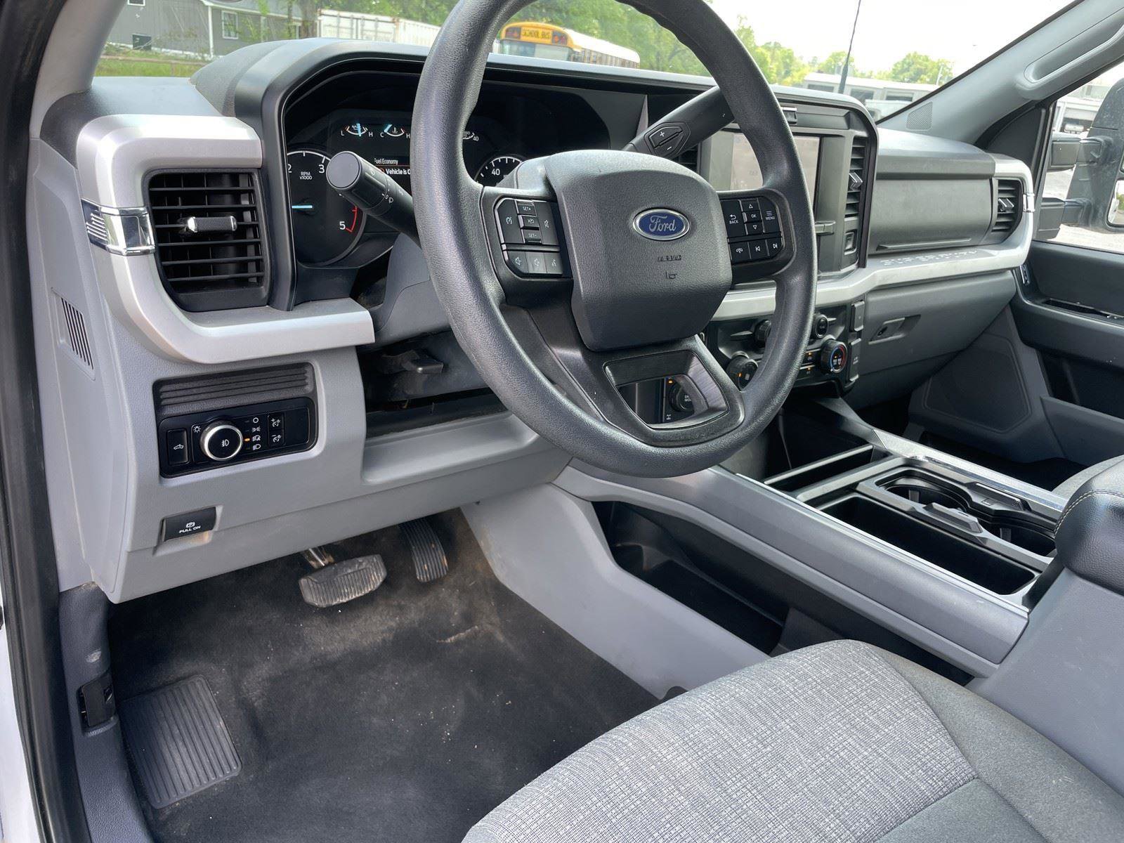 Used 2025 Ford F250 XLT w/ FX4 Off-Road Package AWD/4WD image 13