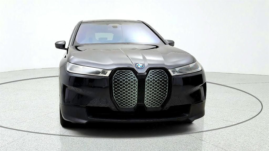 Used 2024 BMW iX xDrive50 w/ Premium Package AWD/4WD image 2
