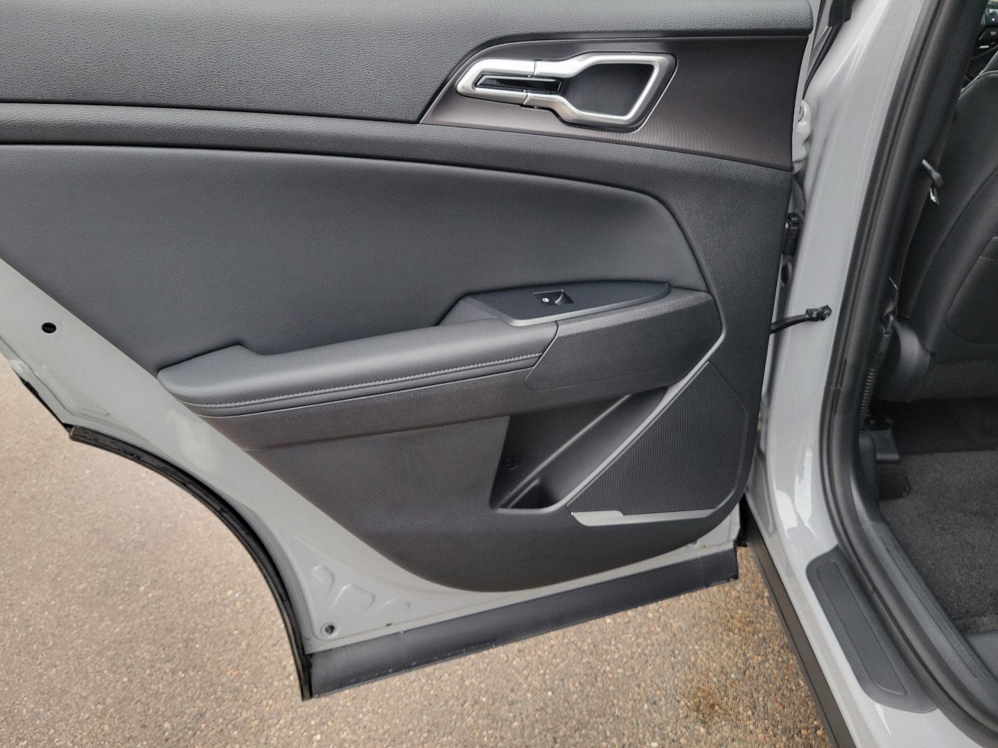 Used 2026 Kia Sportage EX w/ EX Panoramic Sunroof Package image 14