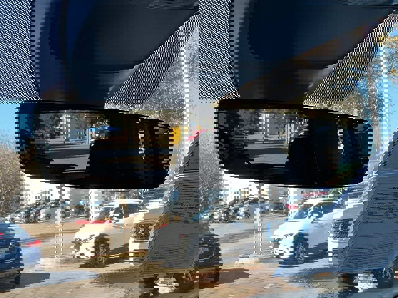 Used 2025 Volkswagen Taos SE image 31