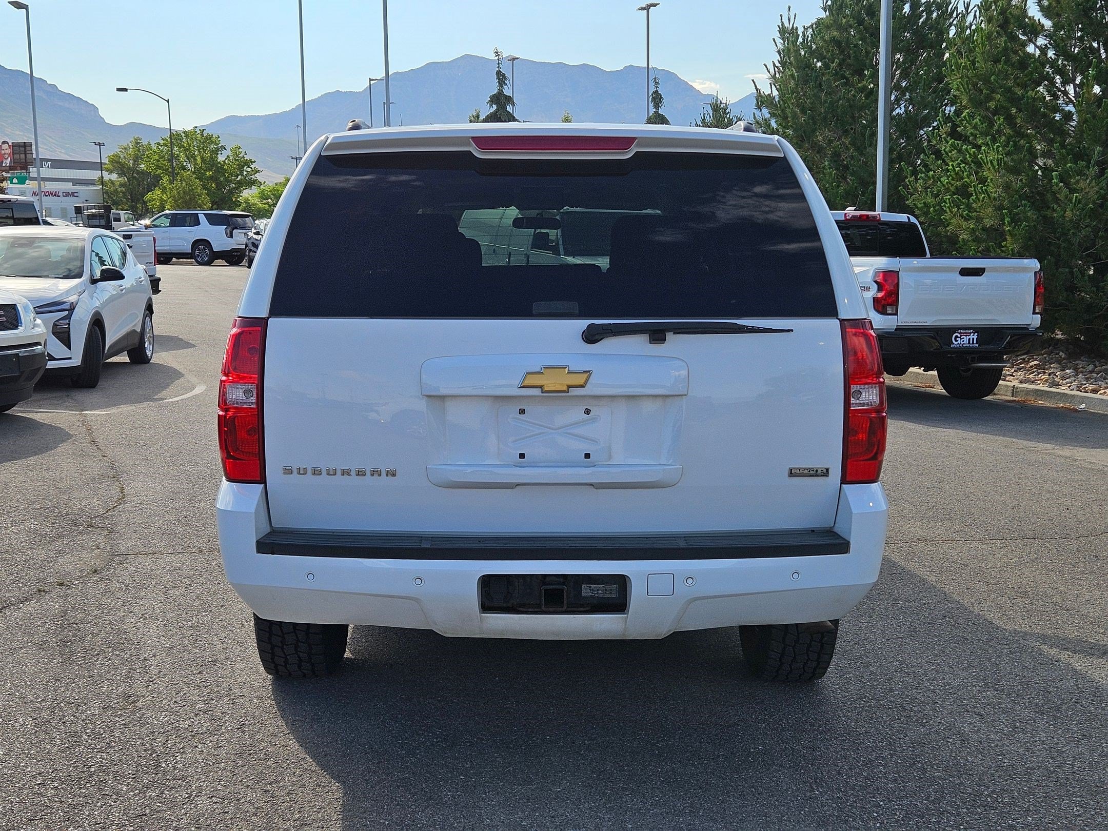 Used 2012 Chevrolet Suburban 4WD image 4