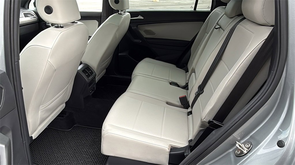 Used 2021 Volkswagen Tiguan SE R-Line image 17