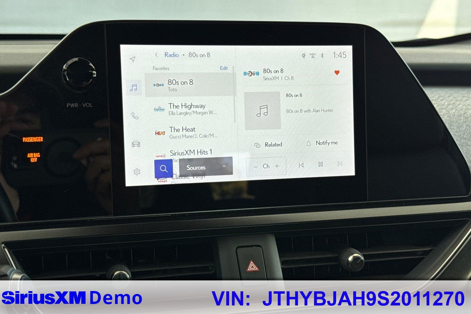 Certified 2025 Lexus UX 300h FWD w/ Accessory Package (Z2) image 39