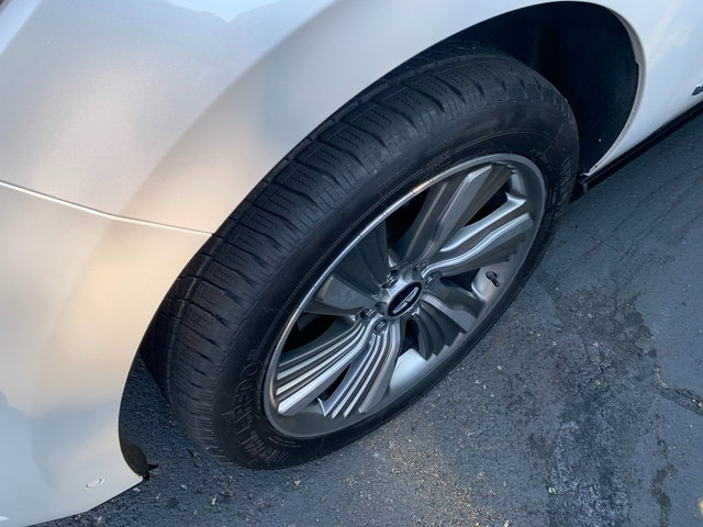 Used 2018 Lincoln Navigator Reserve w/ Technology Package AWD/4WD image 2