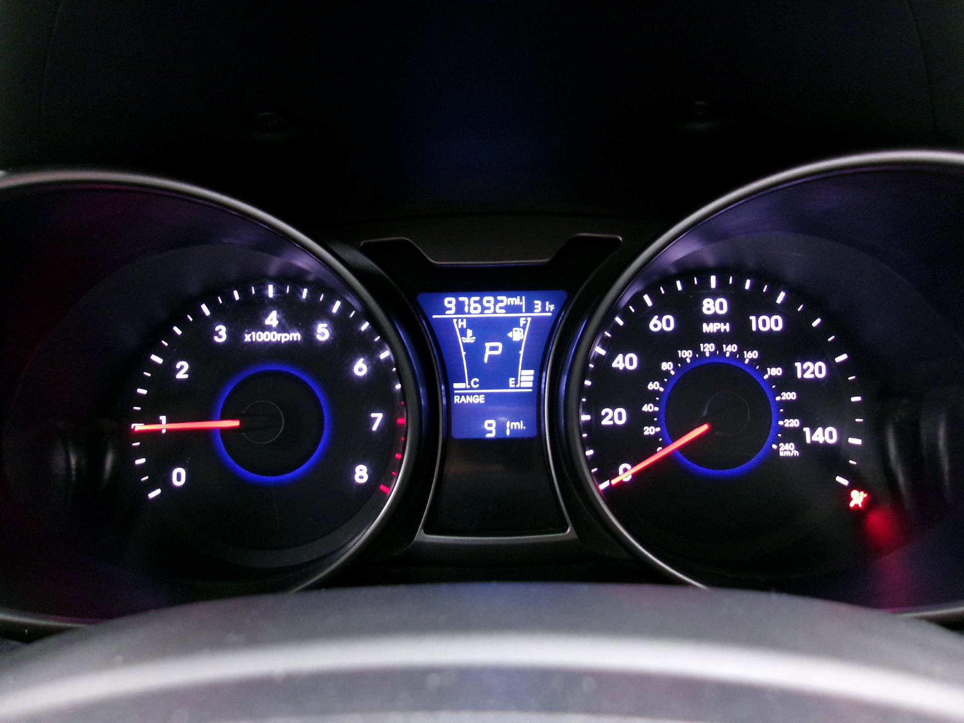 Used 2017 Hyundai Veloster Value Edition image 7