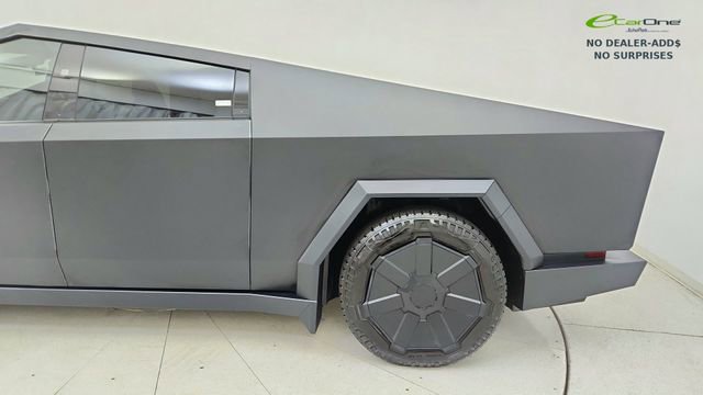 Used 2024 Tesla Cybertruck AWD Crew Cab image 10