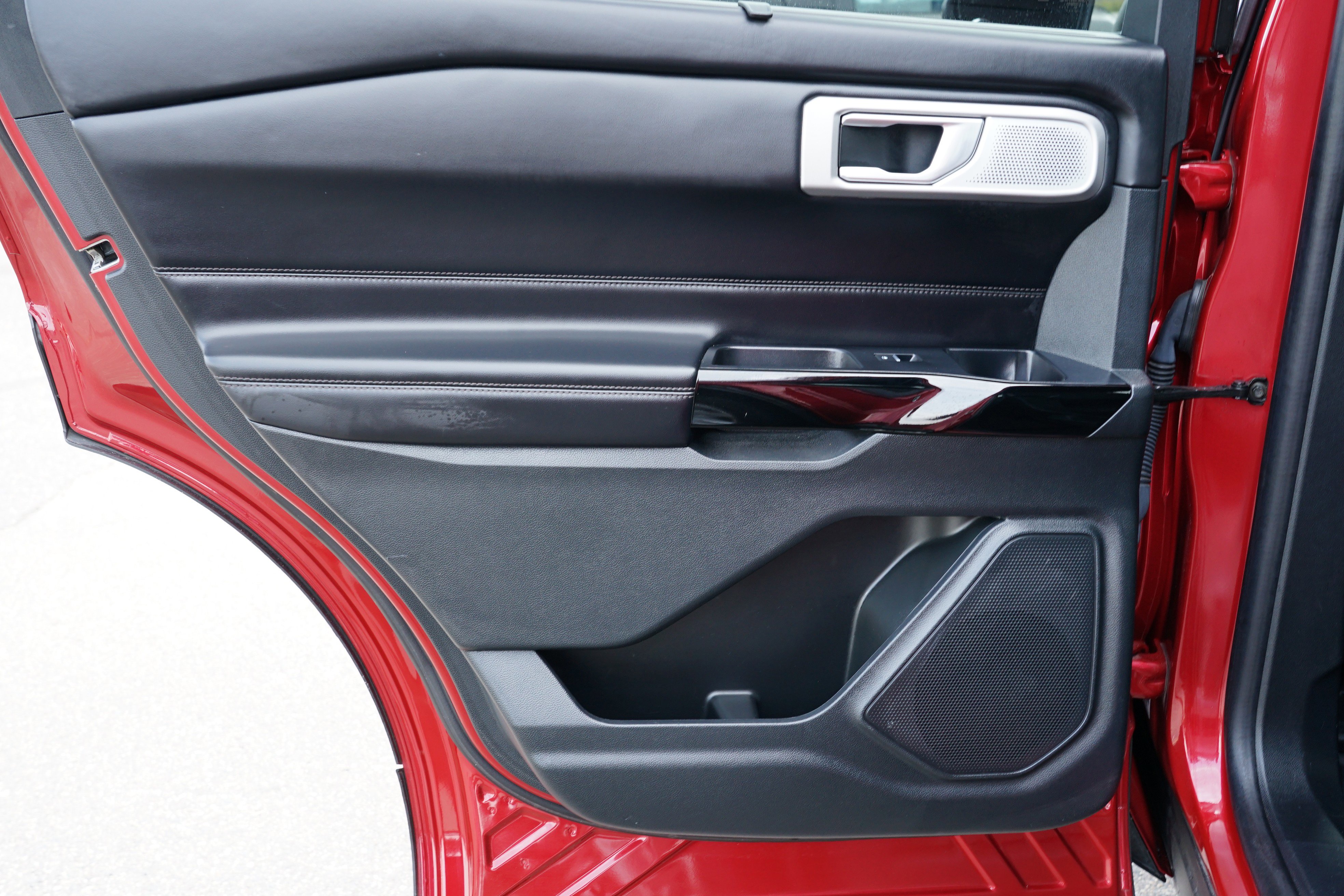 Used 2021 Ford Explorer Platinum w/ Equipment Group 601A image 22